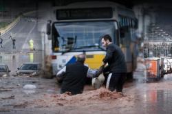 "Βόμβα" το πόρισμα για την Μάνδρα: Τα ανύπαρκτα αντιπλημμυρικά έργα της Περιφέρειας Αττικής προκάλεσαν την τραγωδία-Ευθύνες και στον δήμο Μάνδρας