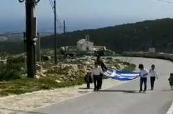 Τρεις μαθητές παρέλασαν με την ελληνική σημαία στη Γαύδο