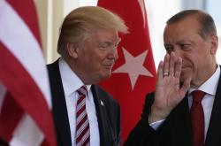 «Κλείδωσε» η συνάντηση Τραμπ-Ερντογάν: Τηλεφωνική επικοινωνία για τους S-400