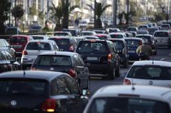 Κυκλοφοριακό χάος σε Φάληρο, Ποσειδώνος, Πειραιώς και Εθνική-Live η κίνηση
