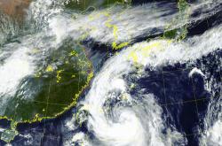 Ο τυφώνας Τάπαχ απειλεί την Ιαπωνία