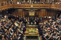 Βρετανία: Η κυβέρνηση ζητά να αποσυρθεί η τροπολογία Λέτουιν