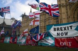 Brexit: Ο Τζόνσον παίζει το παιγνίδι των αριθμών εν όψει της αυριανής ψηφοφορίας στην Βουλή των Κοινοτήτων