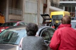 Αναστατωμένο βρέθηκε το σπίτι του 66χρονου που έπεσε θύμα άγριας δολοφονίας στου Γκύζη