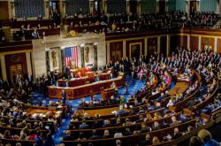 Το Κογκρέσο «μπλόκαρε» τα «πολεμικά σχέδια» του Ντόναλντ Τραμπ
