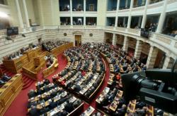 Μετωπική πολιτικών αρχηγών για τα εργασιακά στη Βουλή