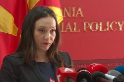 Σκόπια: Υπουργός έβαλε και πάλι την ταμπέλα με το «Δημοκρατία της Μακεδονίας» 