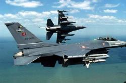 Τουρκικά F-16 πάνω από τον Έβρο μόλις στα 500 πόδια και στους Καλόγερους