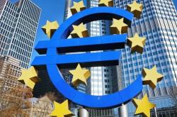 ΕΕ: Το ευρώ κινείται σε υψηλό επίπεδο τριών μηνών μετά τα μέτρα