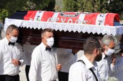 Ανδρέας Βουρλιώτης: Κηδεύτηκε ο αγαπημένος φροντιστής του Ολυμπιακού