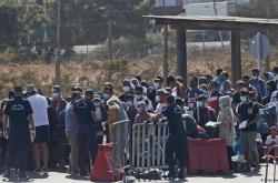 Γιατί αργούν τόσο πολύ οι διαδικασίες ασύλου στην Ελλάδα;