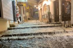 Καιρός: Ξεκίνησε η κακοκαιρία εξπρές - Πλημμύρισαν δρόμοι στην Κέρκυρα