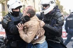 Σοβαρά επεισόδια μεταξύ αστυνομίας και ΚΚΕ στο κέντρο της Αθήνα (ΦΩΤΟ+ΒΙΝΤΕΟ) 