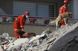 Τουρκία- σεισμός: Στους 76 οι νεκροί, σύμφωνα με νεότερο απολογισμό