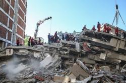 Τουρκία: Στους 114 οι νεκροί από τον σεισμό της Παρασκευής