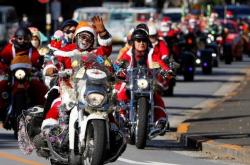 Χριστούγεννα 2020: Μοτοσικλετιστές ντυμένοι Άγιοι Βασίληδες κατά της παιδικής κακοποίησης