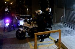 Επίθεση ομάδας ατόμων εναντίον αστυνομικών στο Μενίδι - Τριάντα πέντε προσαγωγές