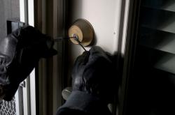 Εισβολή κακοποιών σε σπίτι 84χρονης στα Βριλήσσια