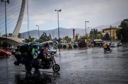 Μια νέα ατμοσφαιρική διαταραχή θα διατηρήσει τις βροχές στην Ελλάδα