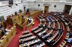 Βουλή: Στην Ολομέλεια το νομοσχέδιο του υπουργείου Εργασία - Παρακολουθήστε LIVE τη συζήτηση