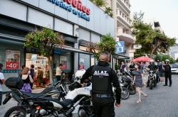 Ένοπλη ληστεία σε σούπερ μάρκετ στην Καισαριανή - Ένας τραυματίας