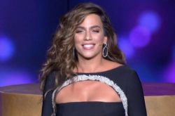 <script src="https://player.glomex.com/integration/1/glomex-player.js"></script><glomex-player data-integration-id="40599z13k80ce6md" data-playlist-id="v-cfcx6476rbo9-sf" data-width="588" data-height="330"></glomex-player>