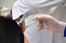 Έρευνα: Οι πλήρως εμβολιασμένοι έχουν πολύ μικρότερες πιθανότητες να μεταδώσουν τον κορονοϊό