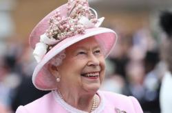 Βασίλισσα Ελισάβετ: Νιώθω πολύ νέα για το βραβείο Oldie of the Year