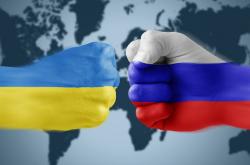 Διαψεύδει η Ρωσία ότι συγκεντρώνει στρατεύματα κοντά στα σύνορα με την Ουκρανία