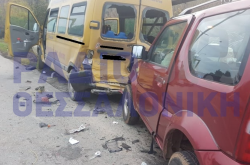 Θεσσαλονίκη: Τροχαίο ατύχημα με σχολικό λεωφορείο και τζιπ - 11 παιδιά μεταφέρθηκαν στο νοσοκομείο