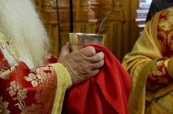 Μυτιλήνη-Μυχού: Πέθανε 79χρονος από κορονοϊό-Ιερέας κοινωνούσε τους πιστούς ενώ ήταν θετικός