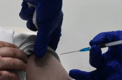 Σε ικανοποιητικούς ρυθμούς η τρίτη δόση, έχουν ήδη εμβολιαστεί πάνω από 900.000 πολίτες