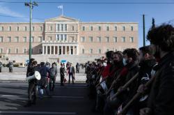 Επέτειος δολοφονίας Γρηγορόπουλου: Τρεις συλλήψεις και έντεκα προσαγωγές στη μαθητική- φοιτητική διαδήλωση στην Αθήνα