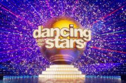 DWTS: Mε διπλό επεισόδιο χτυπάει το τάλεντ σόου χορού του STAR