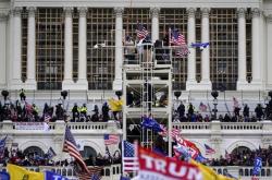 ΗΠΑ: Έναν χρόνο μετά την επίθεση στο Καπιτώλιο, οι Αμερικανοί ανησυχούν για τη δημοκρατία τους