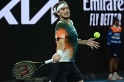 Australian Open: Παραδόθηκε στην ανωτερότητα του Μεντβέντεφ ο Τσιτσιπάς