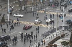 Καζακστάν: Στρατιώτες πυροβολούν εναντίον διαδηλωτών στην κεντρική πλατεία του Αλμάτι
