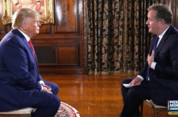 Ο Ντόναλντ Τραμπ δίνει συνέντευξη στον παρουσιαστή Πιρς Μόργκαν