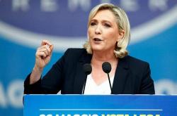 Η Μαρίν Λεπέν δηλώνει ότι θα ενώσει τη διχασμένη Γαλλία εάν εκλεγεί στον 2ο γύρο 