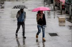Τ' αλλάζει πάλι ο καιρός: Τοπικές βροχές και σποραδικές καταιγίδες αύριο