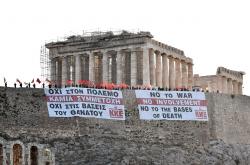 Πανό του ΚΚΕ στην Ακρόπολη: «Όχι στον πόλεμο, καμία συμμετοχή, όχι στις βάσεις του θανάτου» (ΒΙΝΤΕΟ-ΠΑΝΟ)