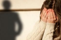 Φλώρινα: Καθηγητές κατήγγειλαν ότι πατέρας βίαζε τη 12χρονη κόρη του