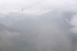 Απίστευτο βίντεο - σκηνές που κόβουν την ανάσα! Εναερίτες στα...σύννεφα
