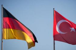Η Γερμανία σημειώνει ότι η Ευρωπαϊκή Επιτροπή θα πρέπει να εξετάσει το ενδεχόμενο να διακόψει όλη την προενταξιακή βοήθεια προς την Τουρκία, αν παραστεί ανάγκη