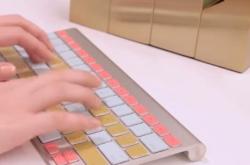 Δες πώς να δώσεις λίγο χρώμα στο πληκτρολόγιό σου!