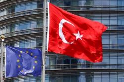Ανέφικτη η κατάργηση της βίζας για τους Τούρκους έως την 1η Ιουλίου