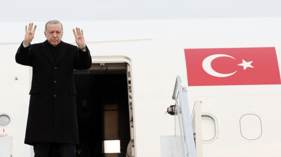 Ο Διοικητής της RAF με τον Διοικητή της τουρκικής Πολεμικής Αεροπορίας στην βρετανική αεροπορική βάση Coningsby / X