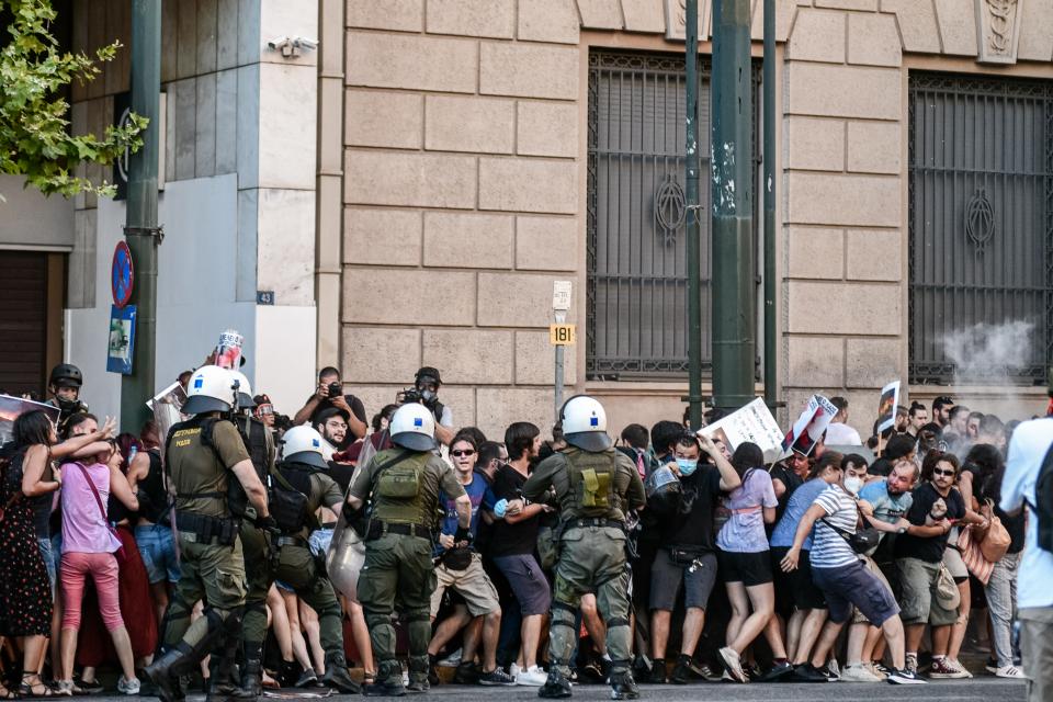 Επεισόδια σε συγκέντρωση διαμαρτυρίας στο κέντρο της Αθήνας