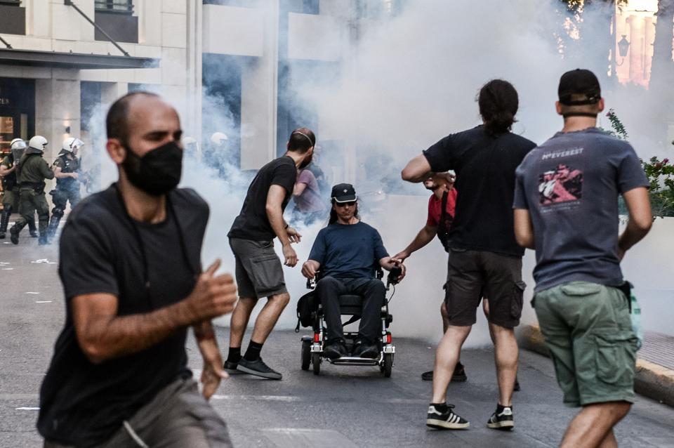 Επεισόδια σε συγκέντρωση διαμαρτυρίας στο κέντρο της Αθήνας