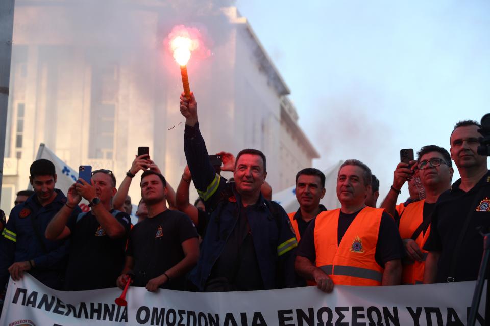 Εγκαίνια της 86ης ΔΕΘ: Συγκέντρωση διαμαρτυρίας ενστόλων στη Θεσσαλονίκη